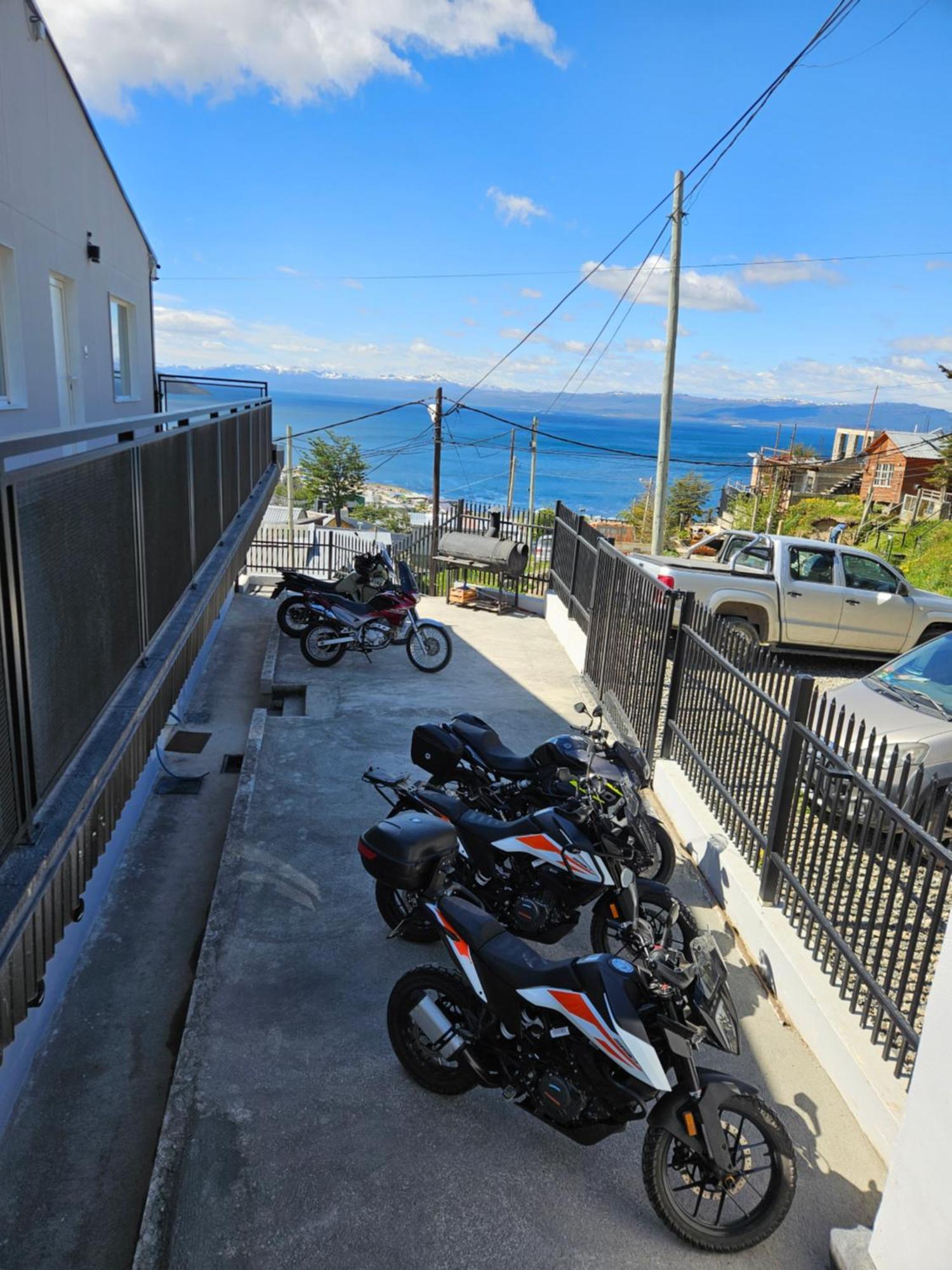 Dpto Amplio Con Vista A La Bahia Ushuaia Exterior foto