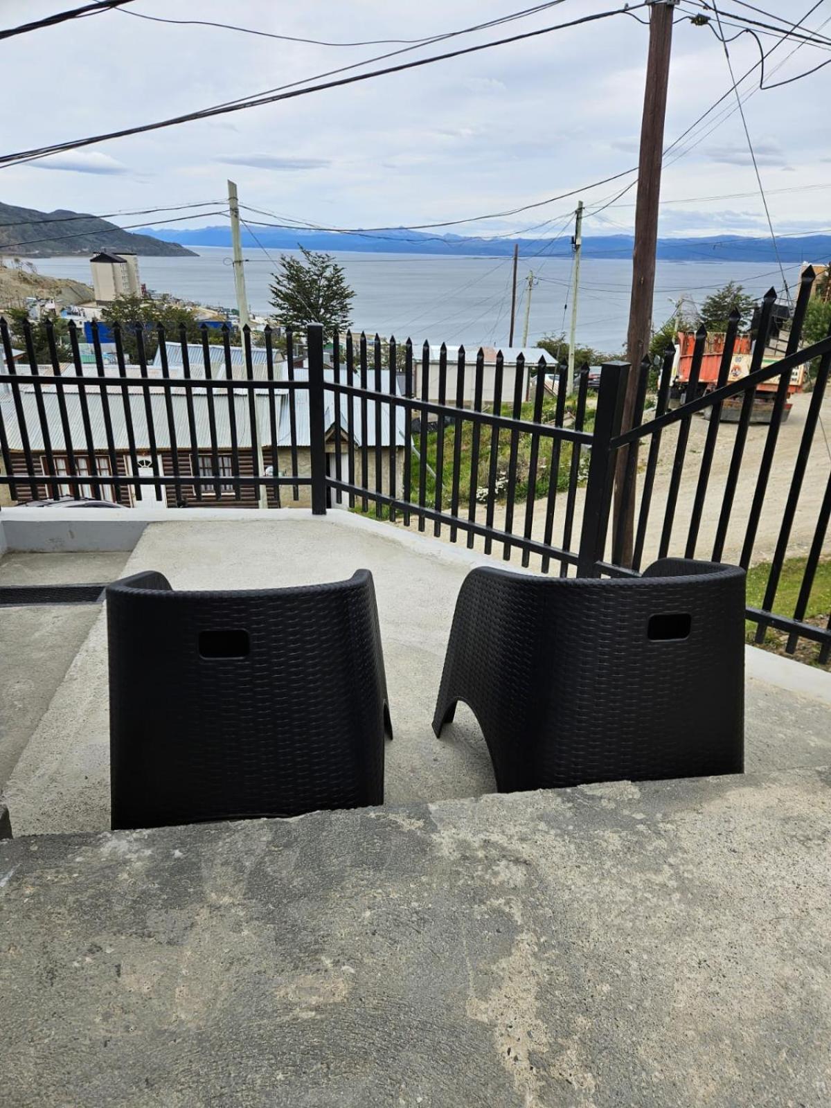 Dpto Amplio Con Vista A La Bahia Ushuaia Exterior foto